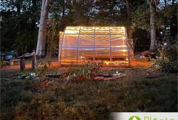 6 Creative Ways to Turn Your Greenhouse Into a Relaxing Space