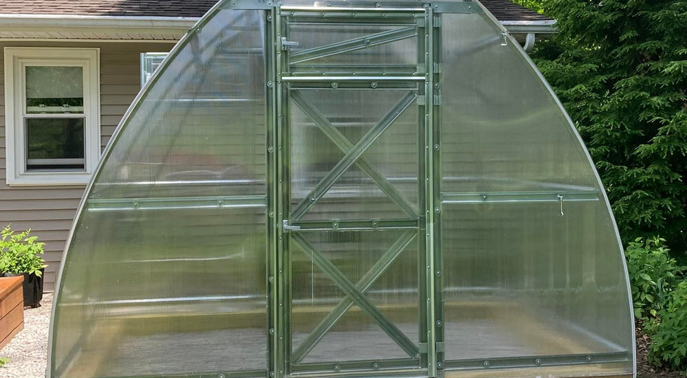 This greenhouse has shown how sturdy it is with F1 tornado winds