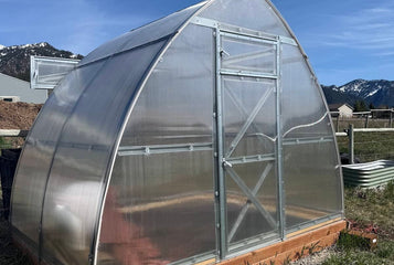 A Sun-Filled Backyard Retreat with the Sungrow Compact