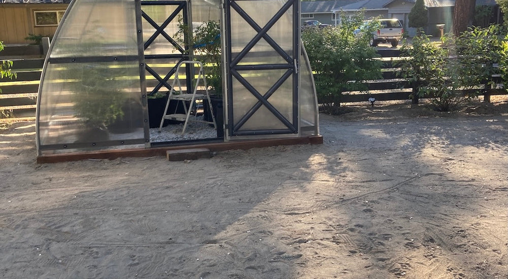 Strong and Compact Sungrow Greenhouse Built for Harsh Winters