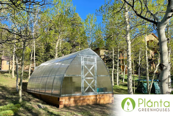 Cómo construir una base de madera para su invernadero