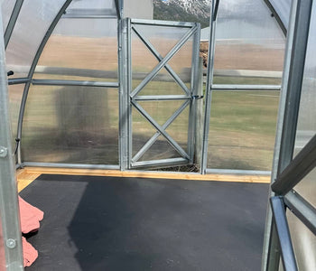 A Sun-Filled Backyard Retreat with the Sungrow Compact