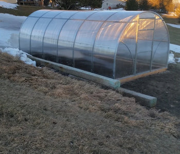 A strong wind-resistant greenhouse